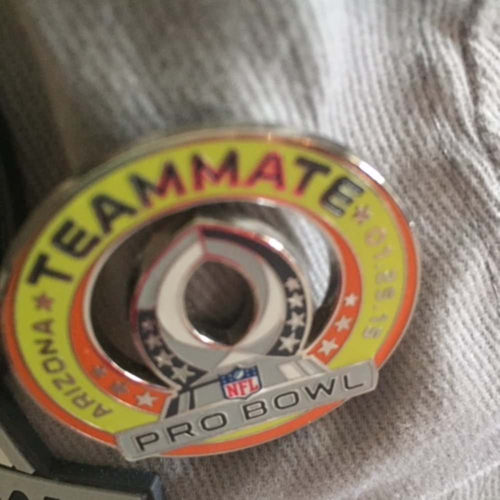 2015 Pro Bowl Hat And Pro Bowl Teammate Pin View 2